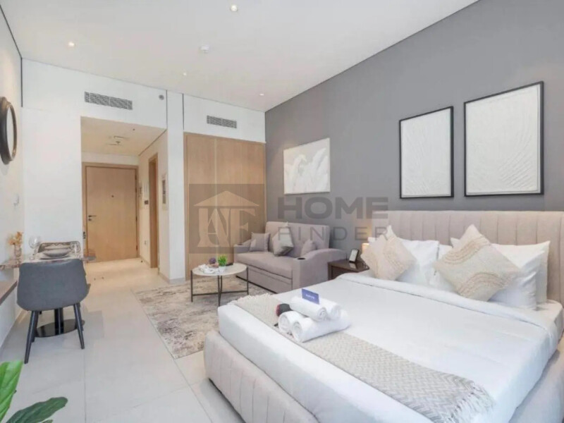 Apartment for Sale in Beverly Residence 1 - Jumeirah Village Circle, Dubai - Fully Renovated Interior | Community View | Vacant at 630000 AED