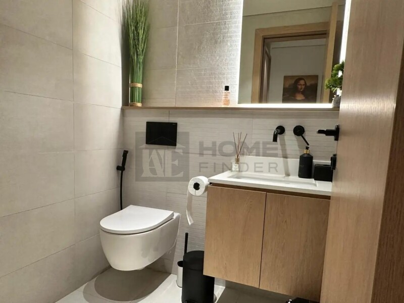 Apartment for Sale in Beverly Residence 1 - Jumeirah Village Circle, Dubai - Upgraded Interior | Rented | High ROI at 1140000 AED